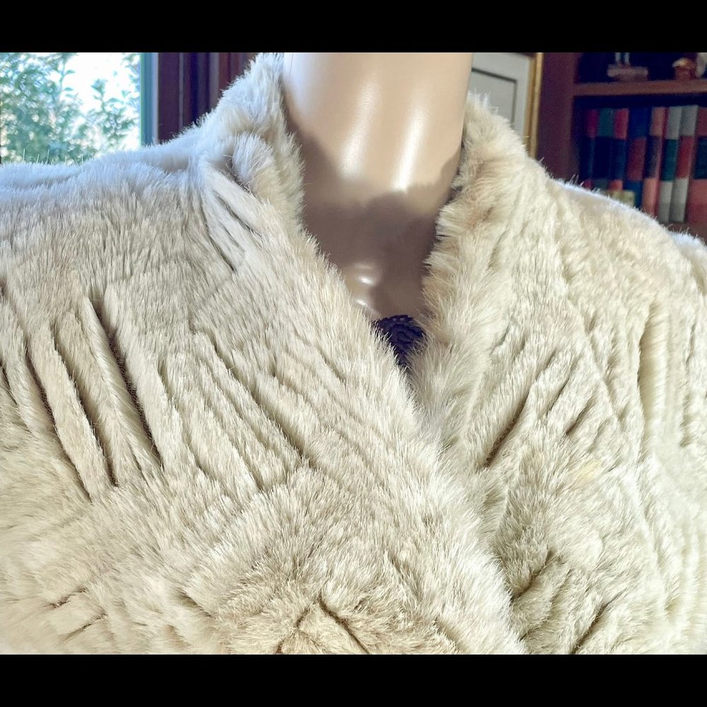 ◾️VTG◾️JACQUES ST LAURENT◾️Chevron Faux Fur Coat - Picture 3 of 9
